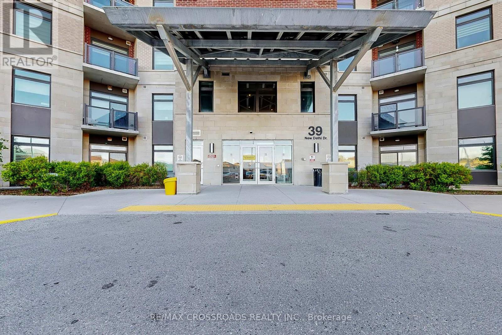 Photo 4 of 601 39 New Delhi Drive E, Markham ON