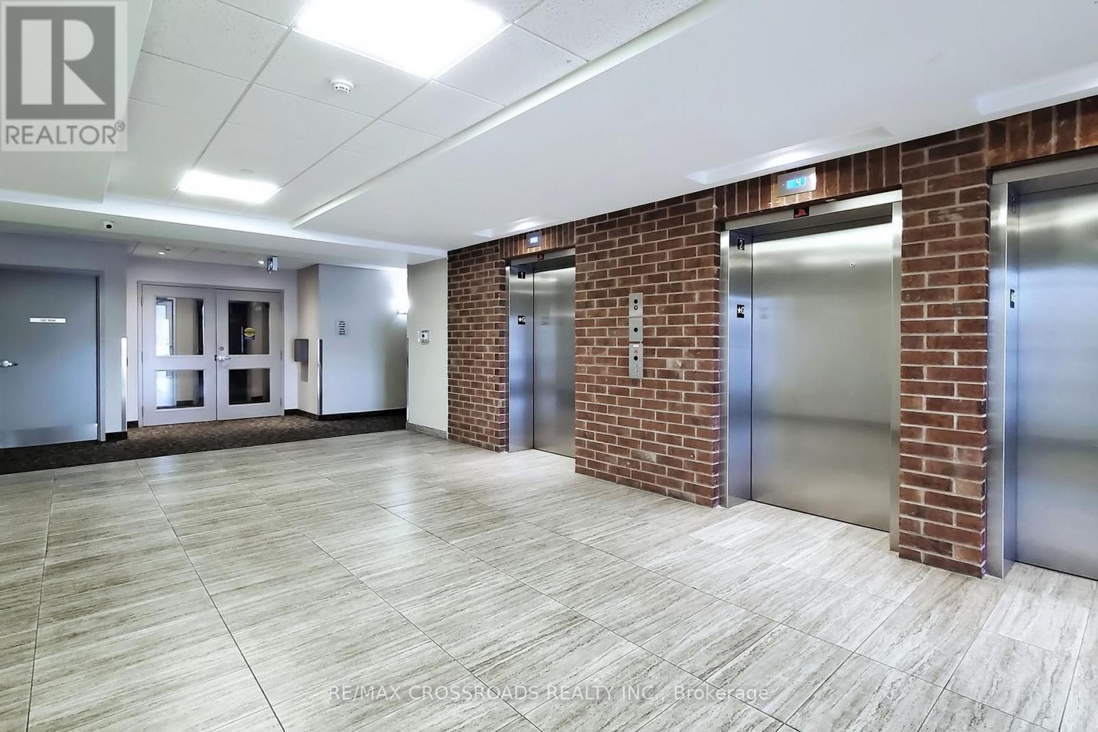 Photo 5 of 601 39 New Delhi Drive E, Markham ON