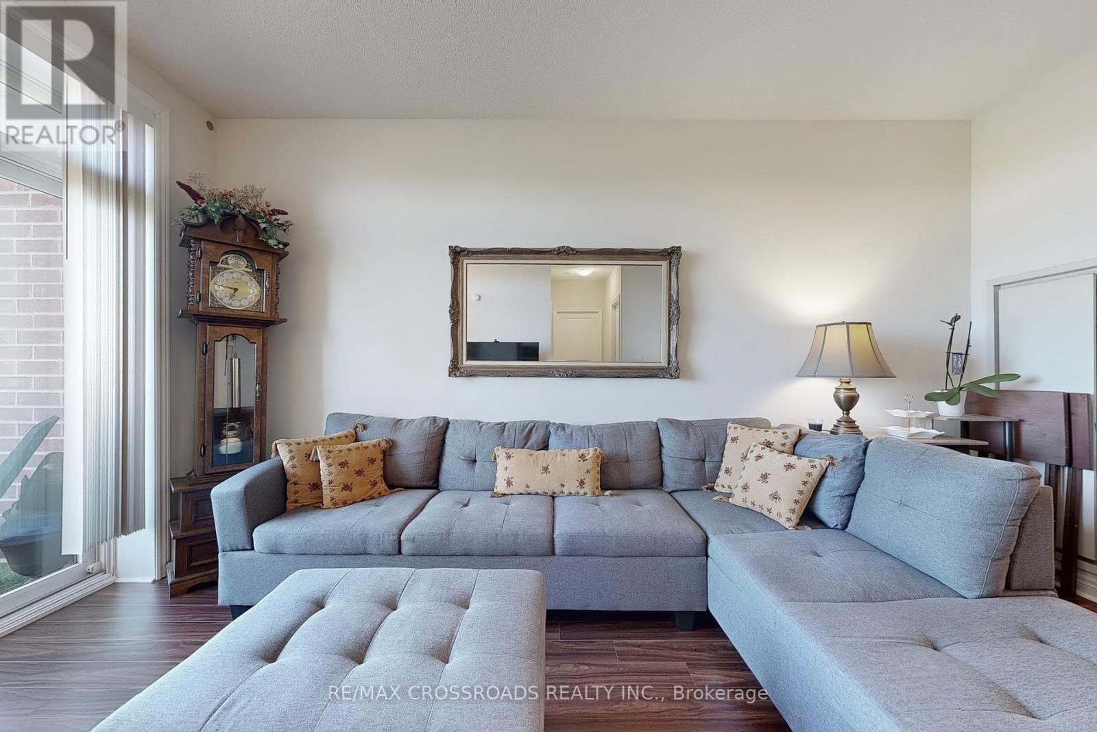 Photo 7 of 601 39 New Delhi Drive E, Markham ON