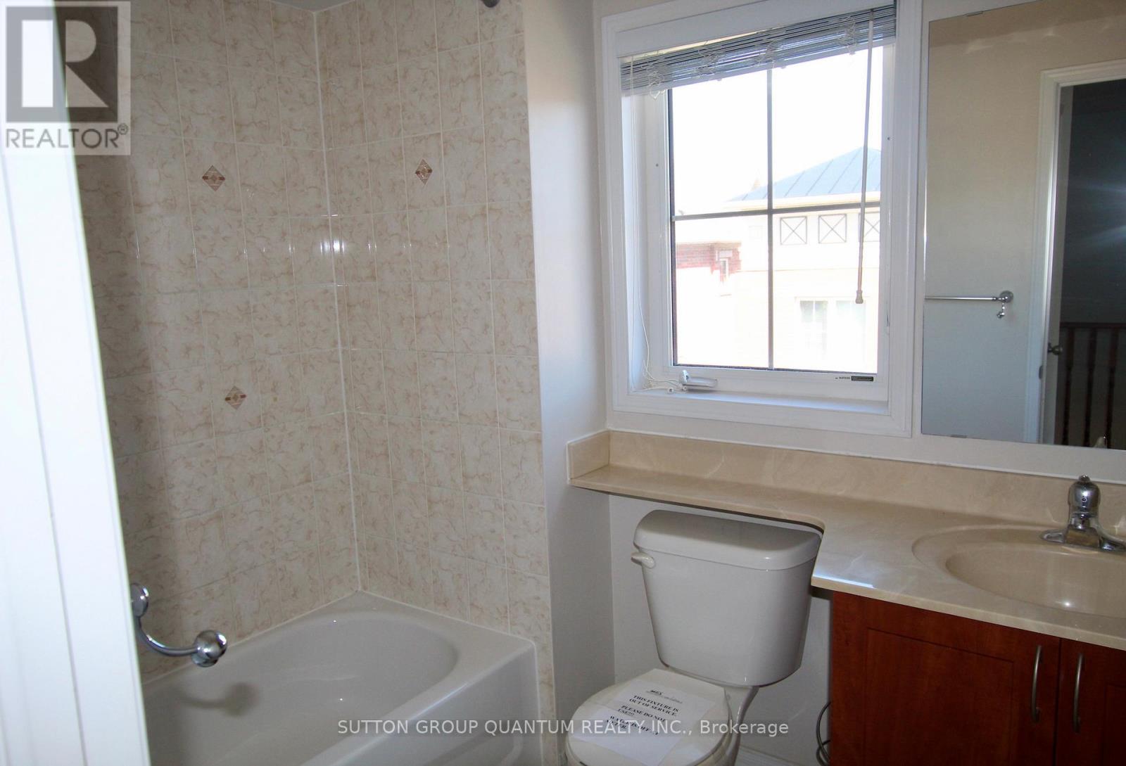 Photo 17 of 21 47 Hays Boulevard, Oakville ON