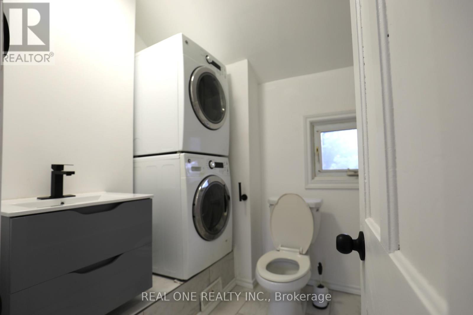 Photo 2 of Upper Level Unit 148 Victoria Avenue N, Hamilton ON