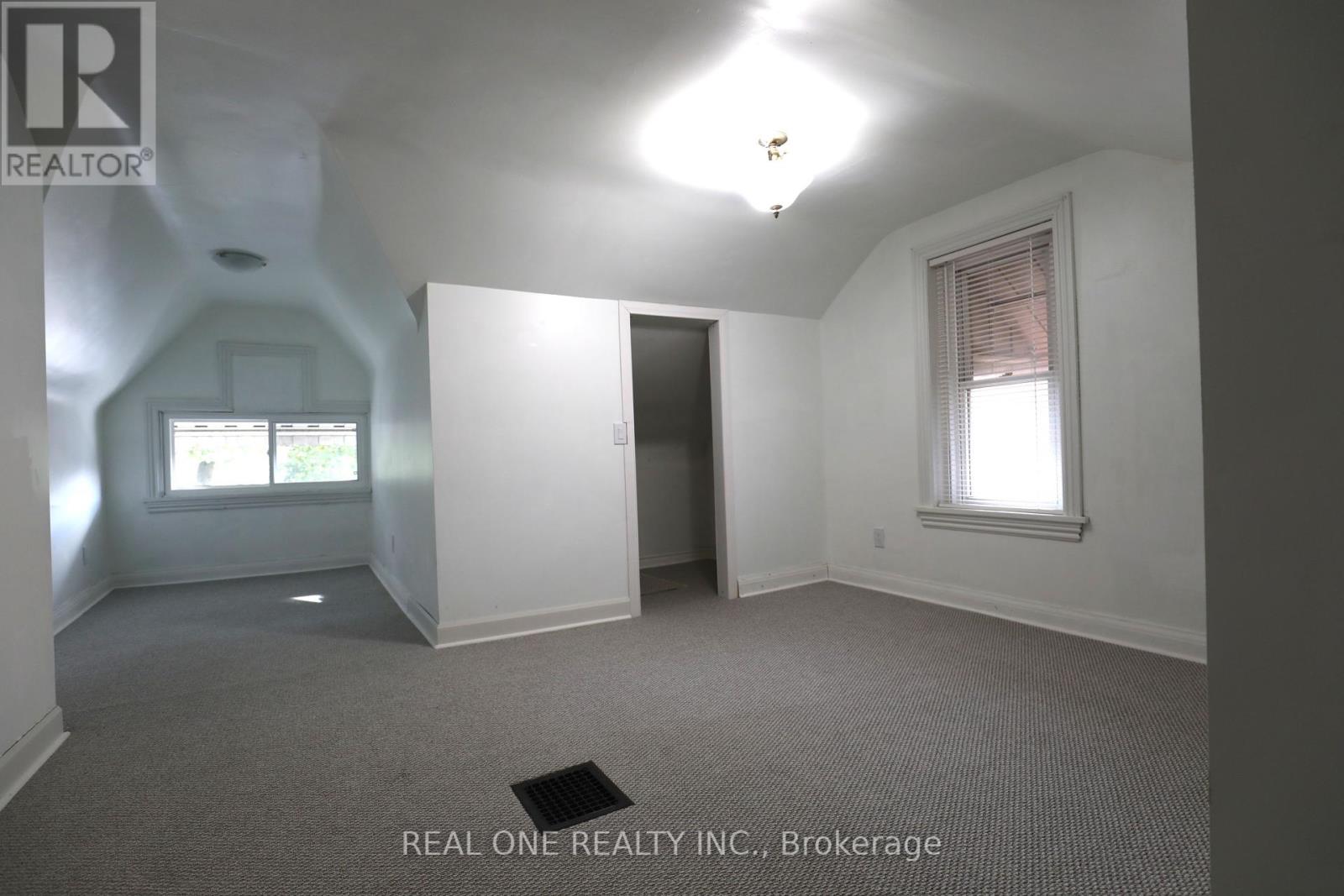 Photo 4 of Upper Level Unit 148 Victoria Avenue N, Hamilton ON