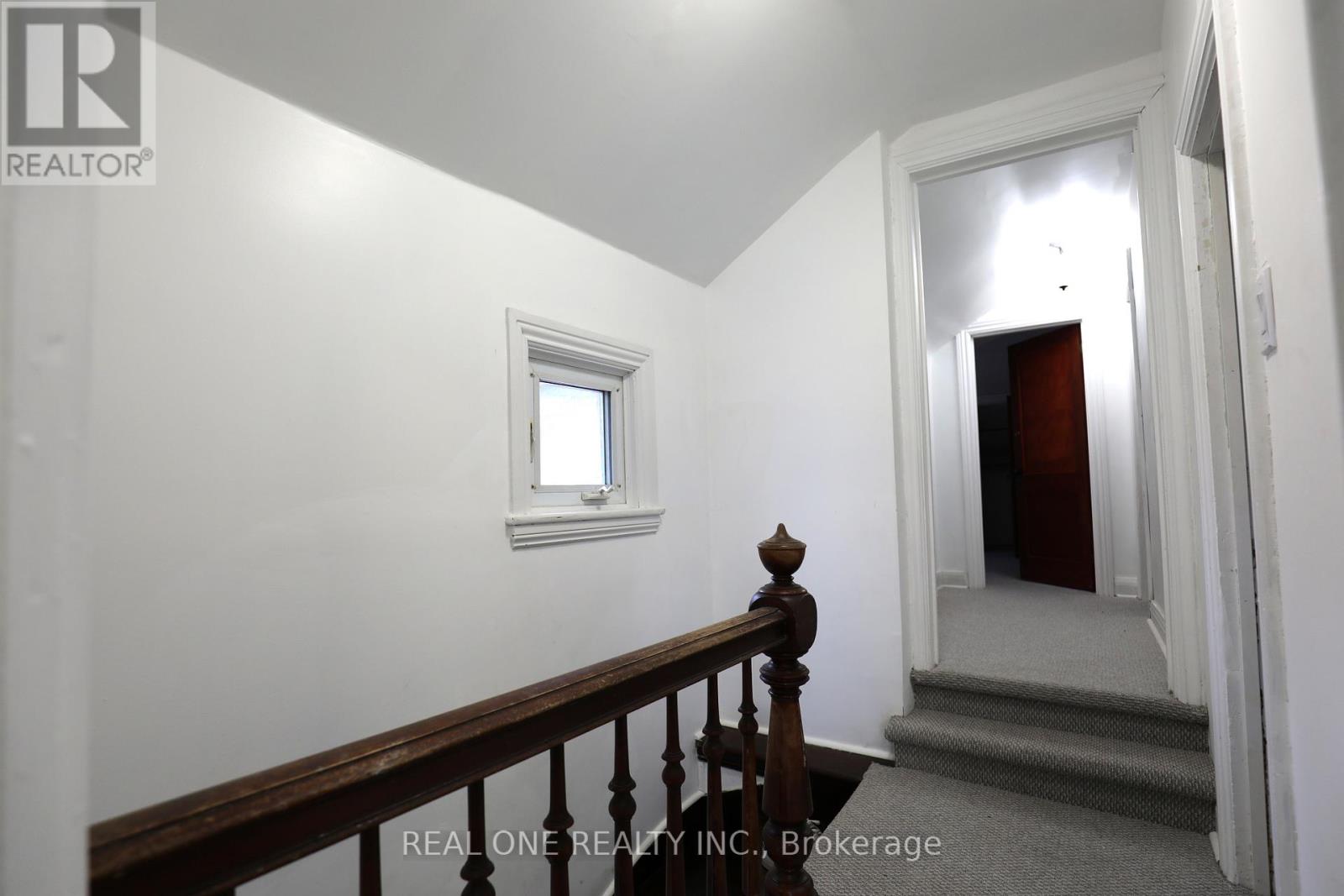 Photo 8 of Upper Level Unit 148 Victoria Avenue N, Hamilton ON