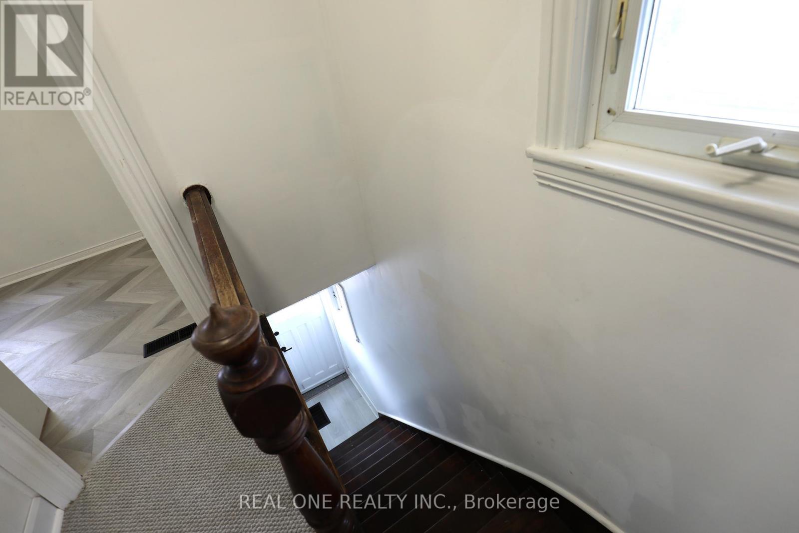 Photo 9 of Upper Level Unit 148 Victoria Avenue N, Hamilton ON
