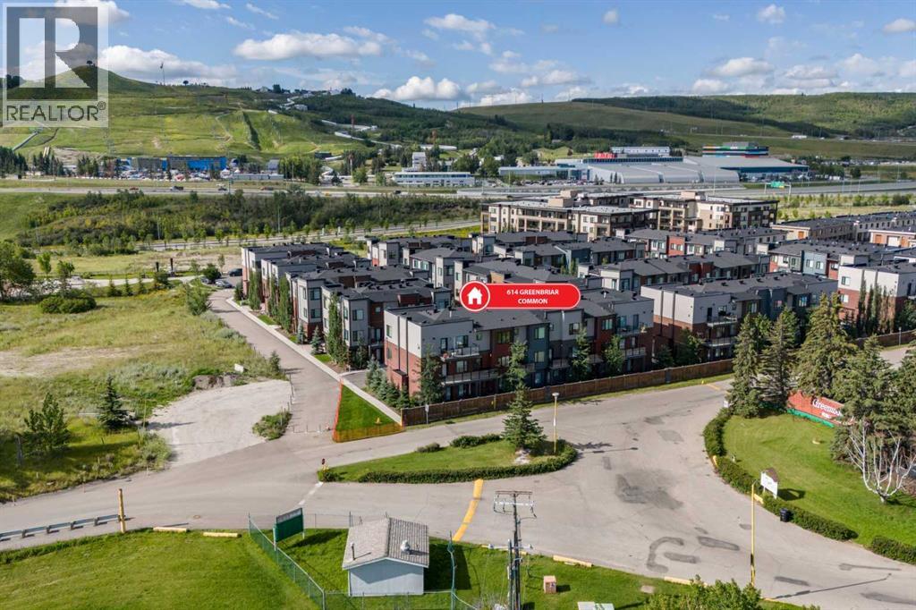 Single Family House for Sale in  Greenbriar Common NW Greenwood/Greenbriar Calgary 