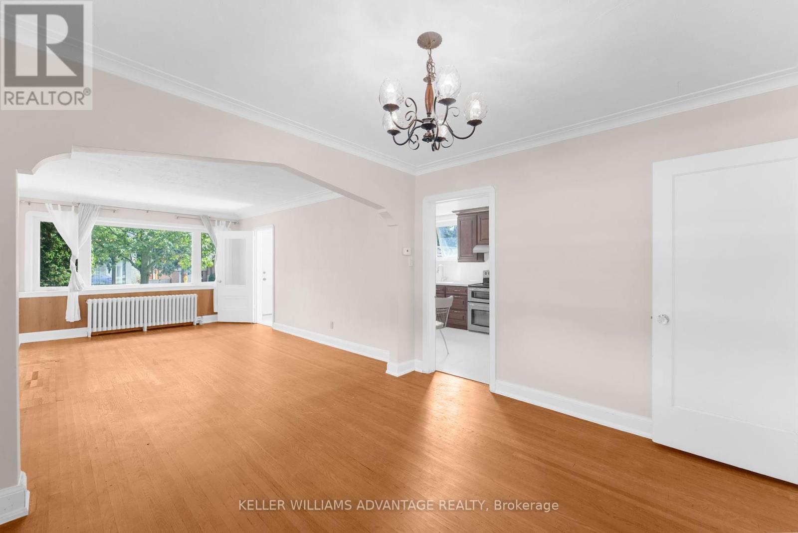 Photo 12 of 6 Birchlawn Avenue, Toronto ON