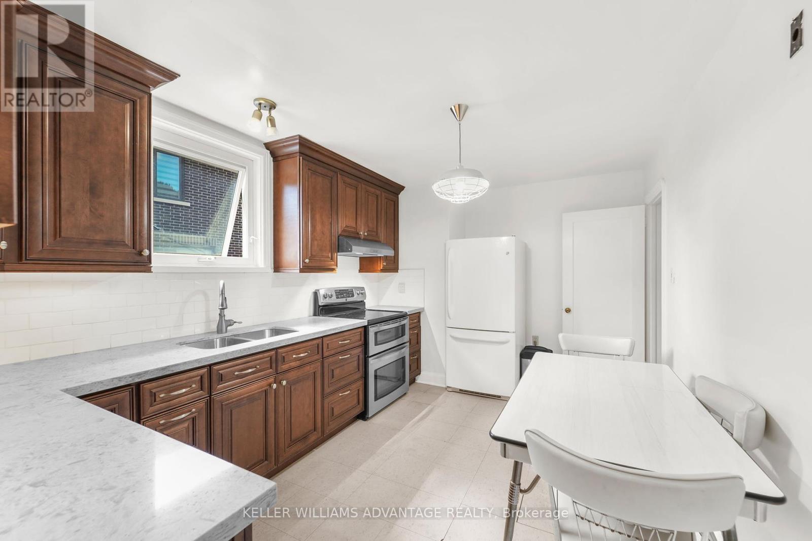 Photo 7 of 6 Birchlawn Avenue, Toronto ON