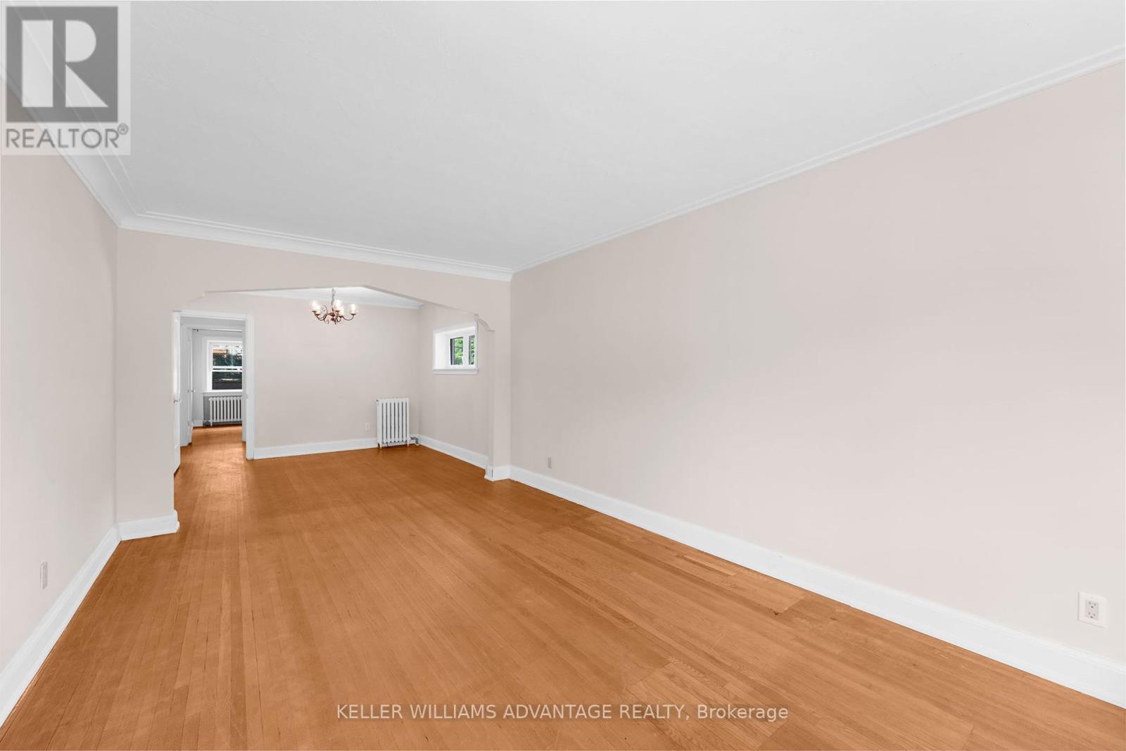 Photo 4 of 6 Birchlawn Avenue, Toronto ON