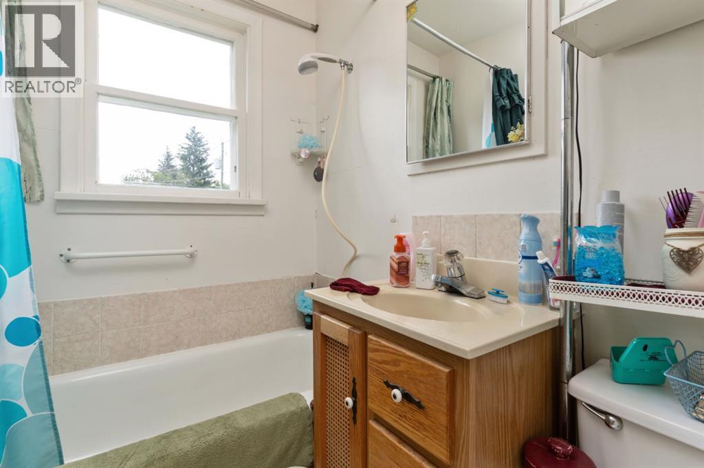 Photo 11 of 5229 49 Street, Camrose AB