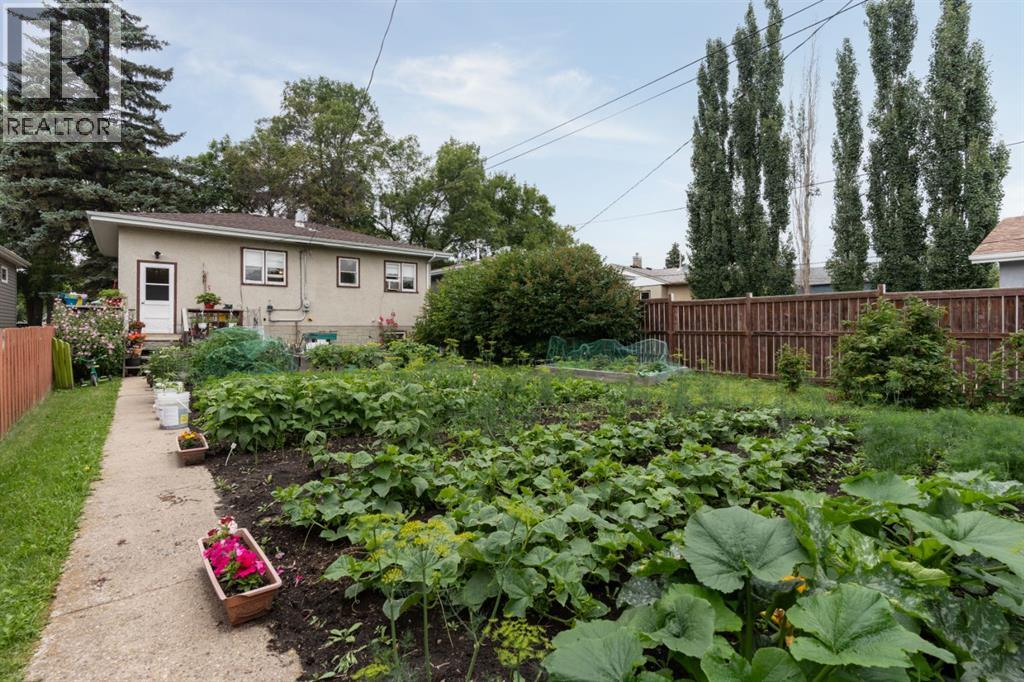 Photo 3 of 5229 49 Street, Camrose AB