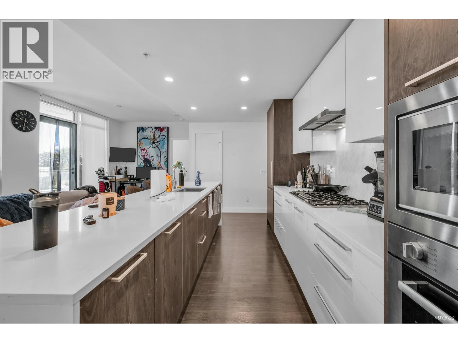 Photo 15 of 408 6398 Silver Avenue, Burnaby BC