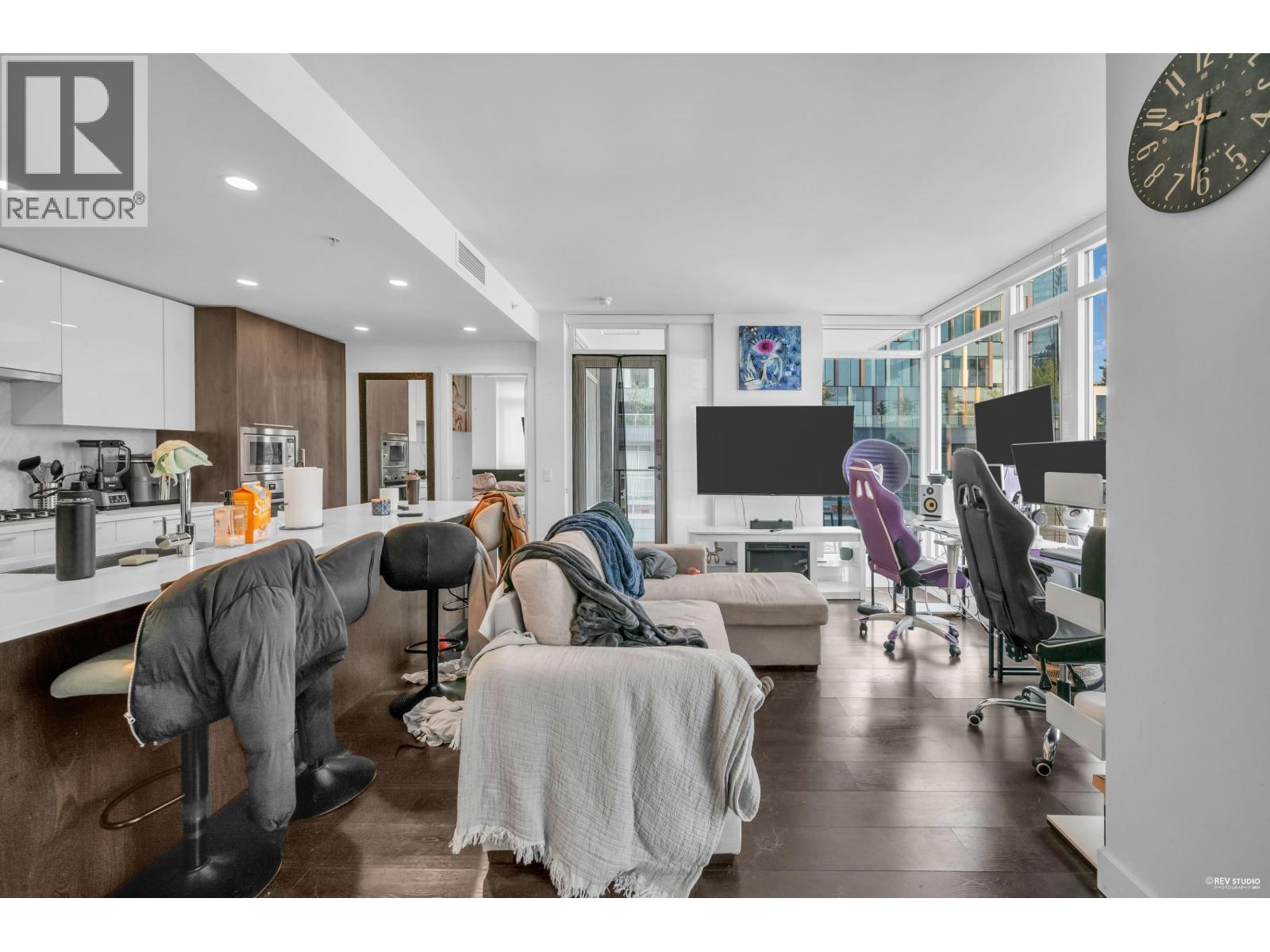Photo 4 of 408 6398 Silver Avenue, Burnaby BC