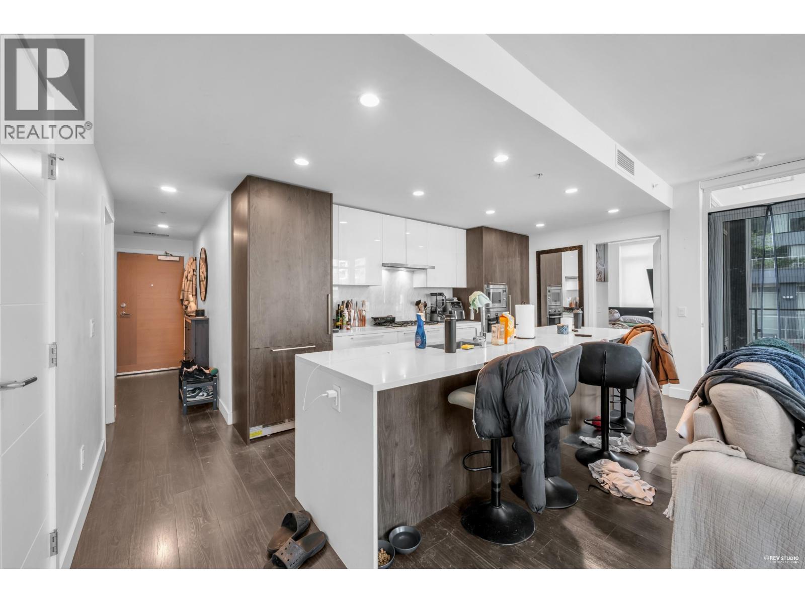 Photo 9 of 408 6398 Silver Avenue, Burnaby BC