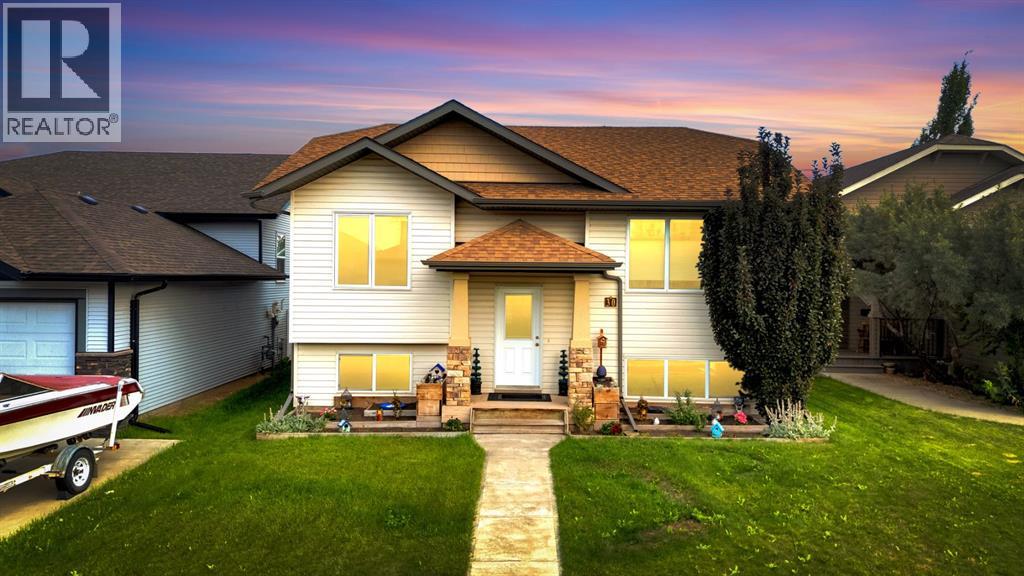 Photo 4 of 30 Bowman Circle, Sylvan Lake AB