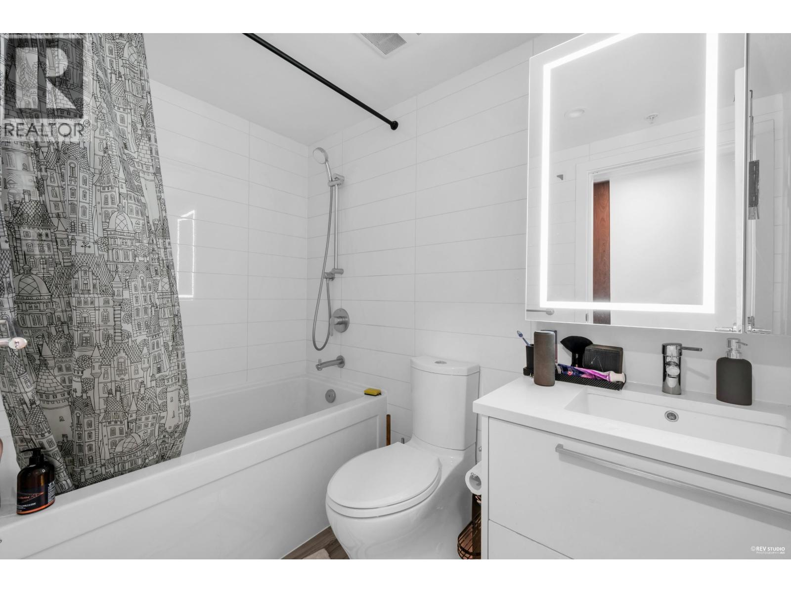 Photo 21 of 408 6398 Silver Avenue, Burnaby BC