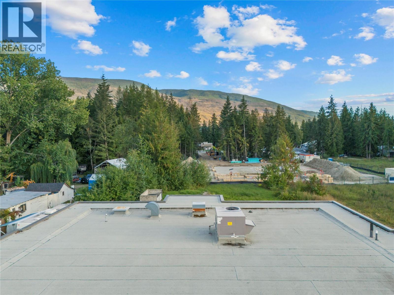 Photo 9 of 433 Main Street, Sicamous BC