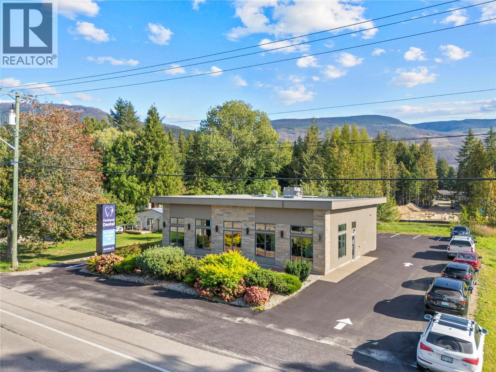 Photo 2 of 433 Main Street, Sicamous BC