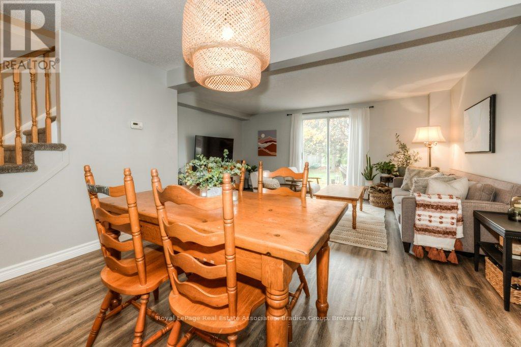 Photo 14 of 48 Wendy Crescent, Kitchener ON