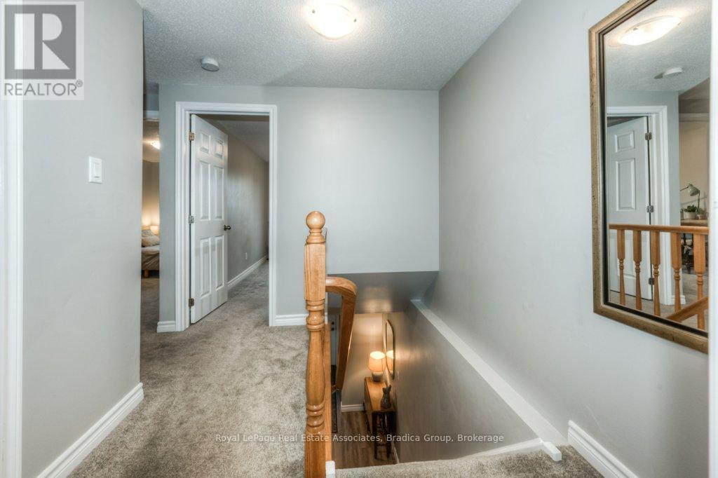Photo 16 of 48 Wendy Crescent, Kitchener ON