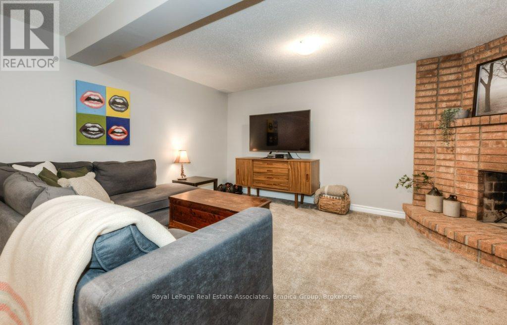Photo 22 of 48 Wendy Crescent, Kitchener ON