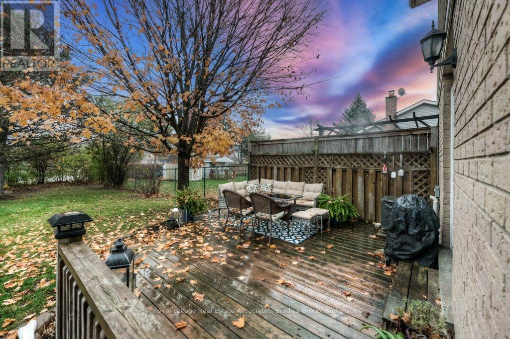Photo 26 of 48 Wendy Crescent, Kitchener ON