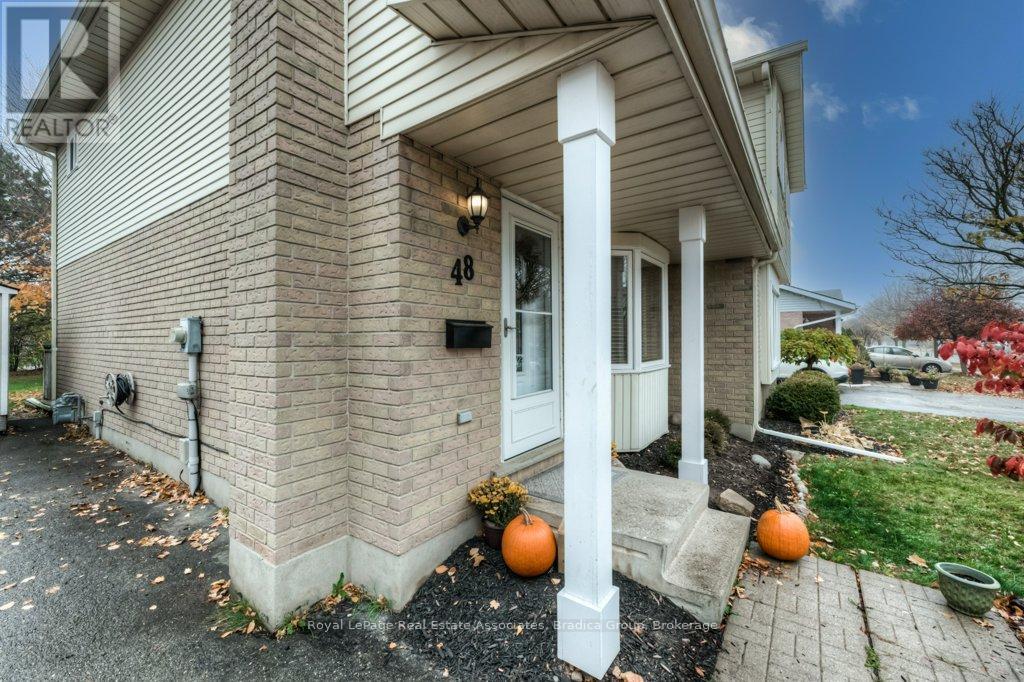 Photo 3 of 48 Wendy Crescent, Kitchener ON