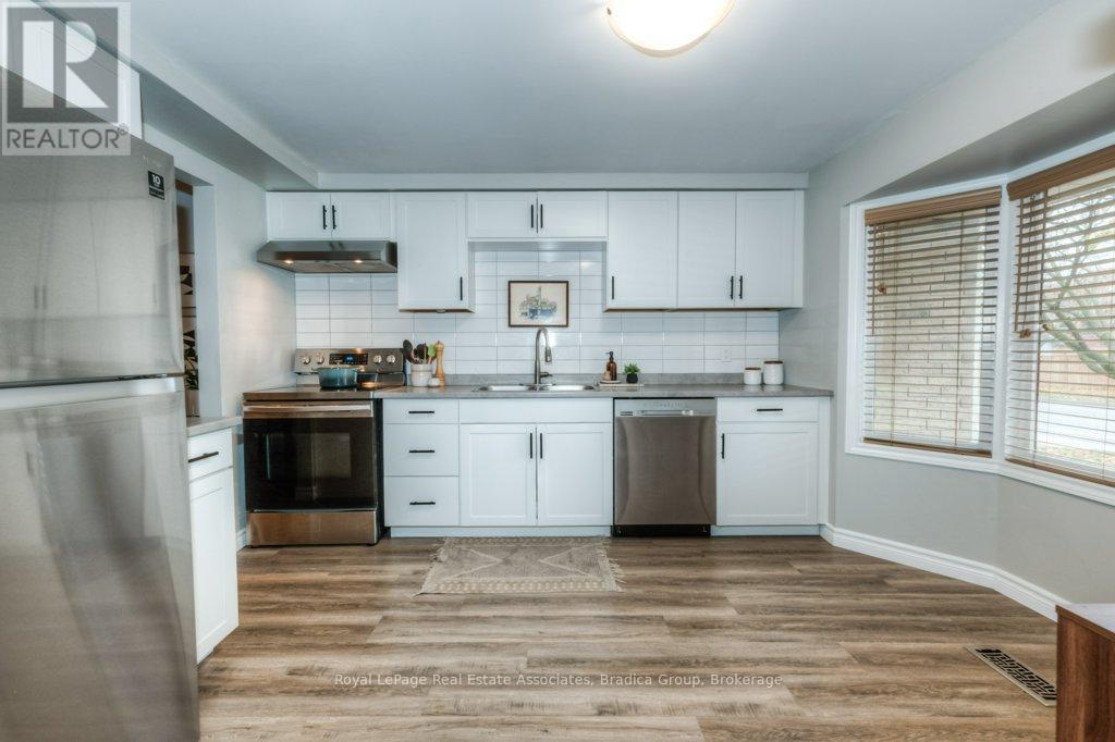 Photo 6 of 48 Wendy Crescent, Kitchener ON