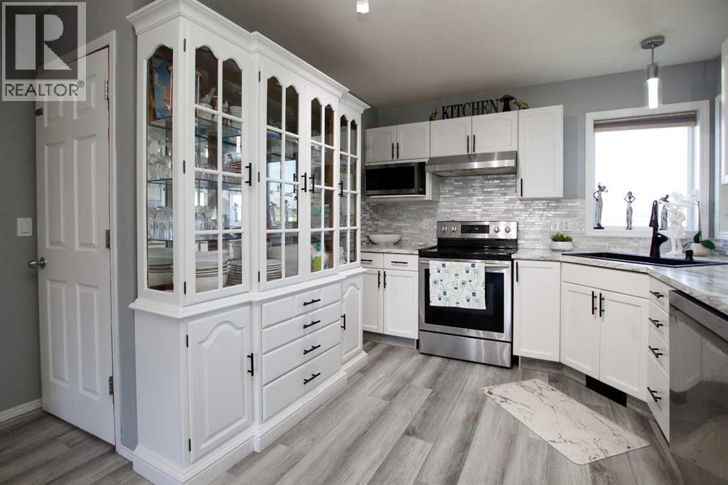 Photo 11 of 21 Rolling Hills Ridge, Blackfalds AB