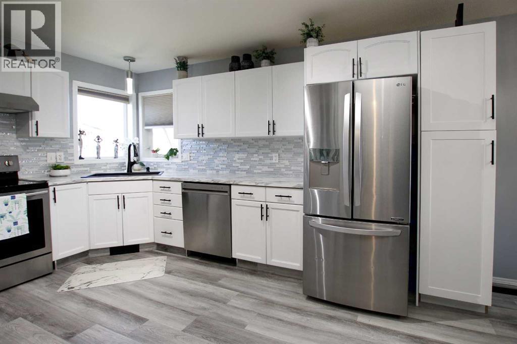 Photo 10 of 21 Rolling Hills Ridge, Blackfalds AB