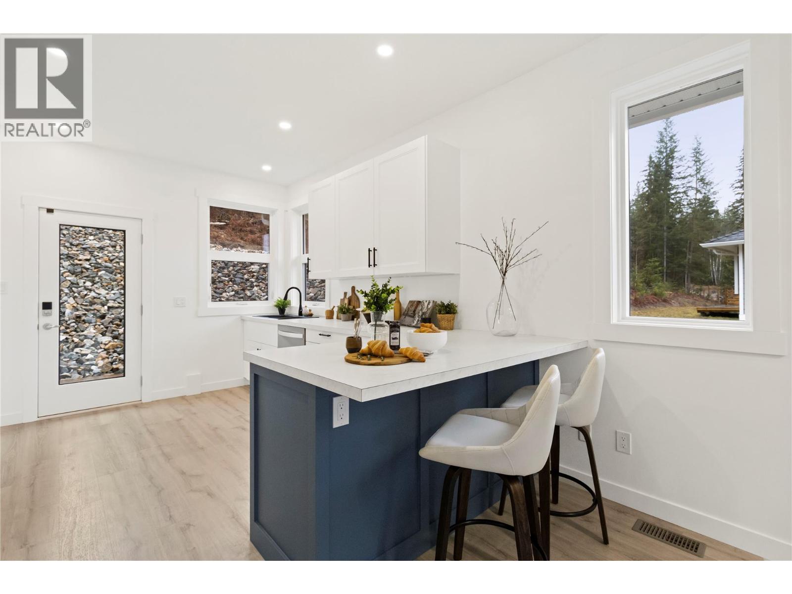 2868 Golf Course Drive, Blind Bay