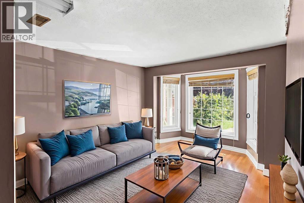 Photo 3 of 285 Fresno Place Ne, Calgary AB
