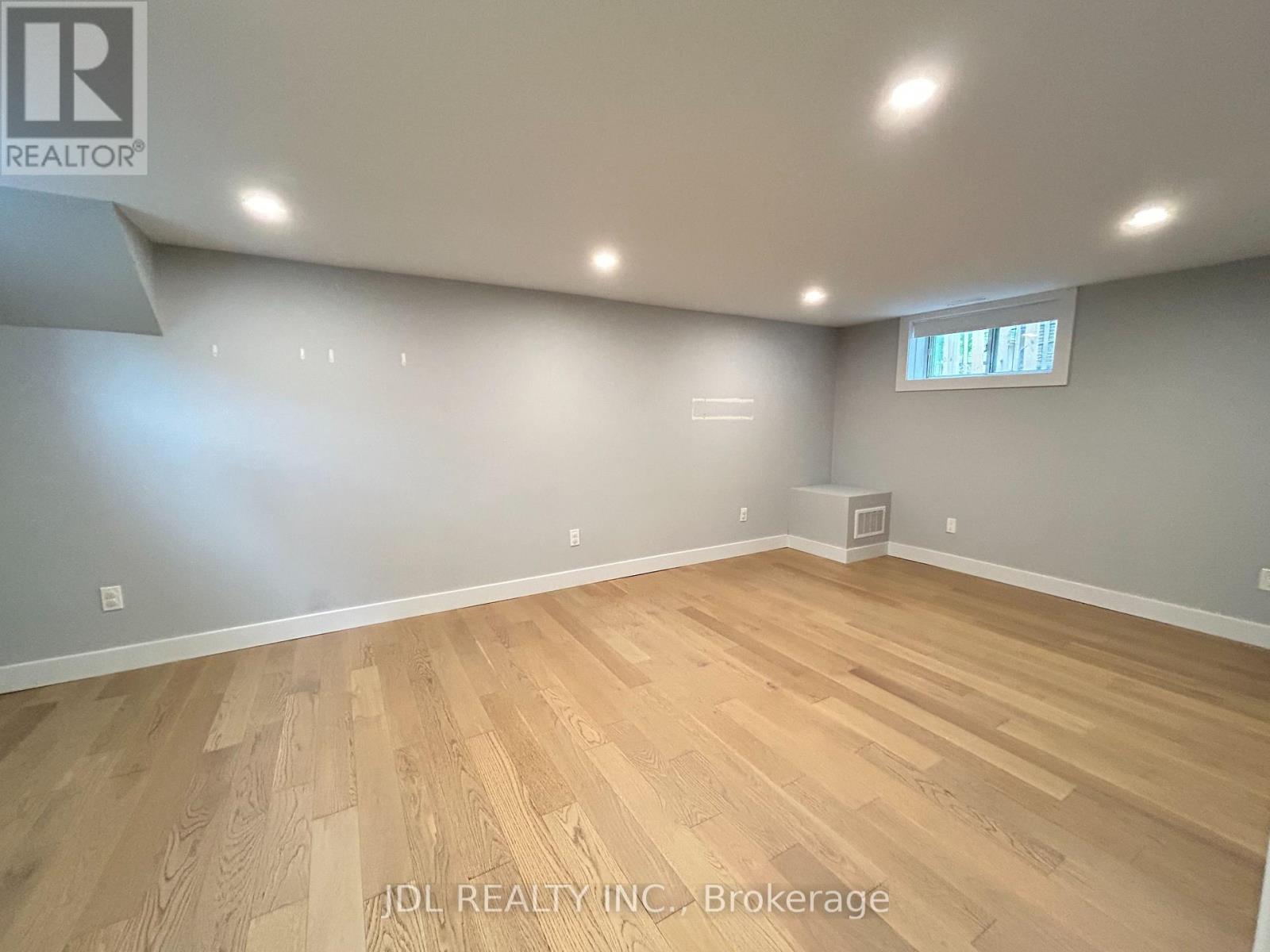 Photo 11 of 535 Broadway Avenue, Toronto ON