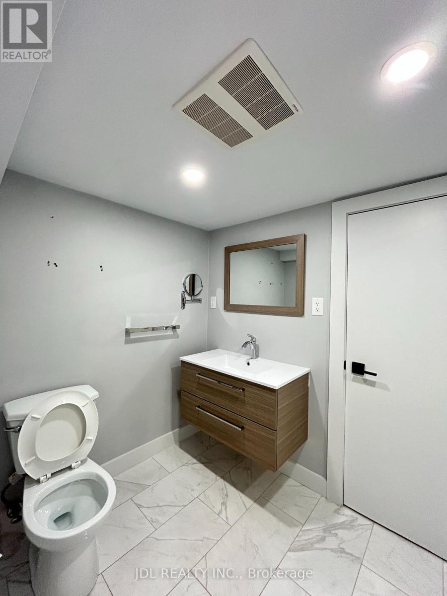 Photo 14 of 535 Broadway Avenue, Toronto ON