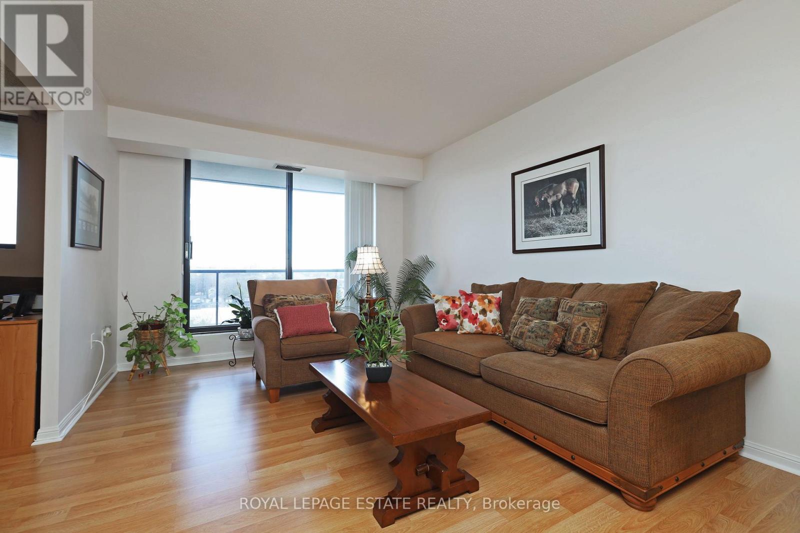 Photo 6 of 906 757 Victoria Park Avenue, Toronto ON
