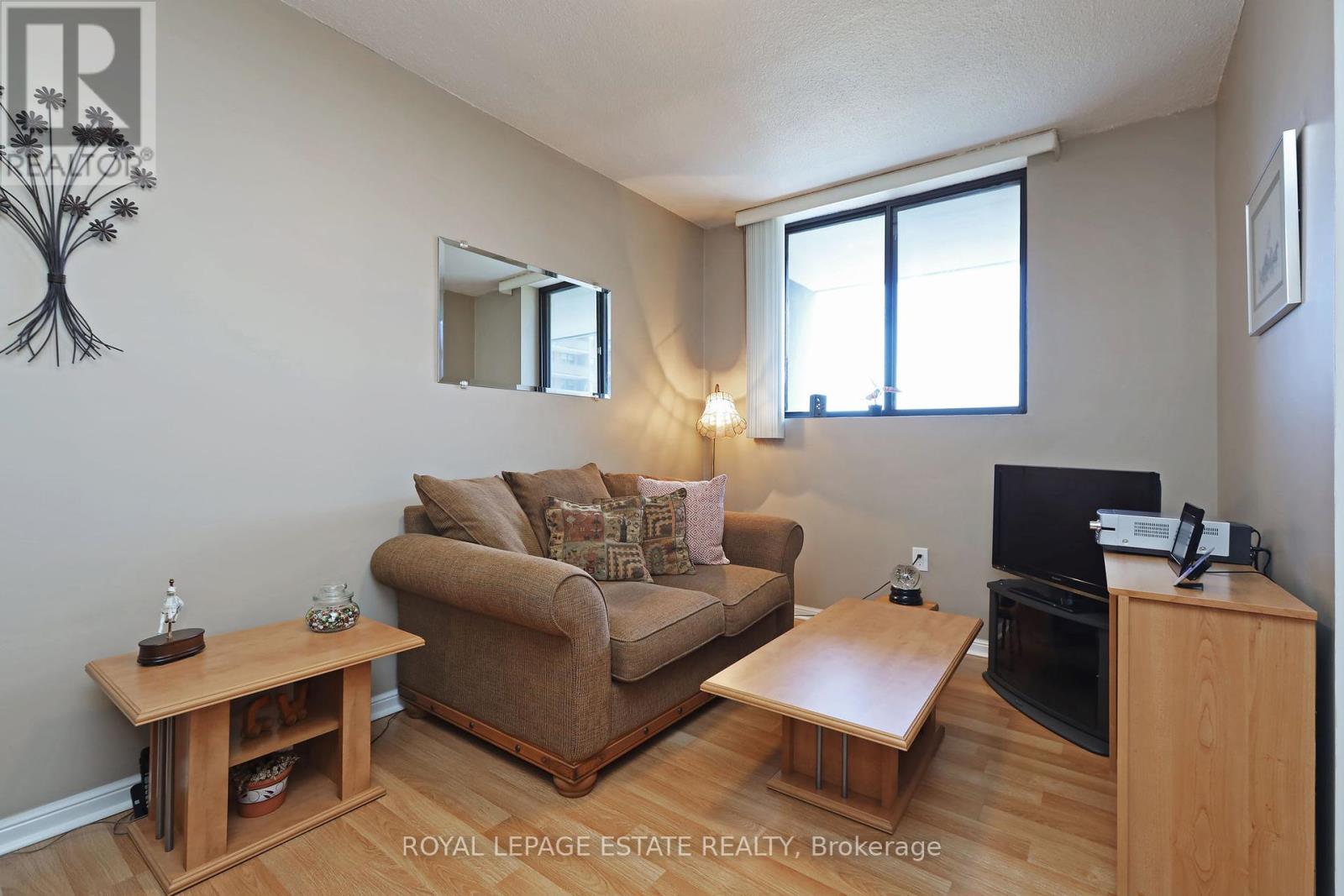 Photo 8 of 906 757 Victoria Park Avenue, Toronto ON