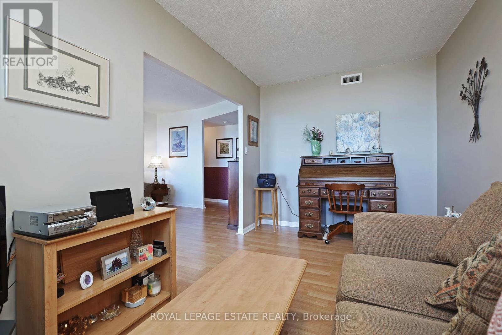 Photo 9 of 906 757 Victoria Park Avenue, Toronto ON