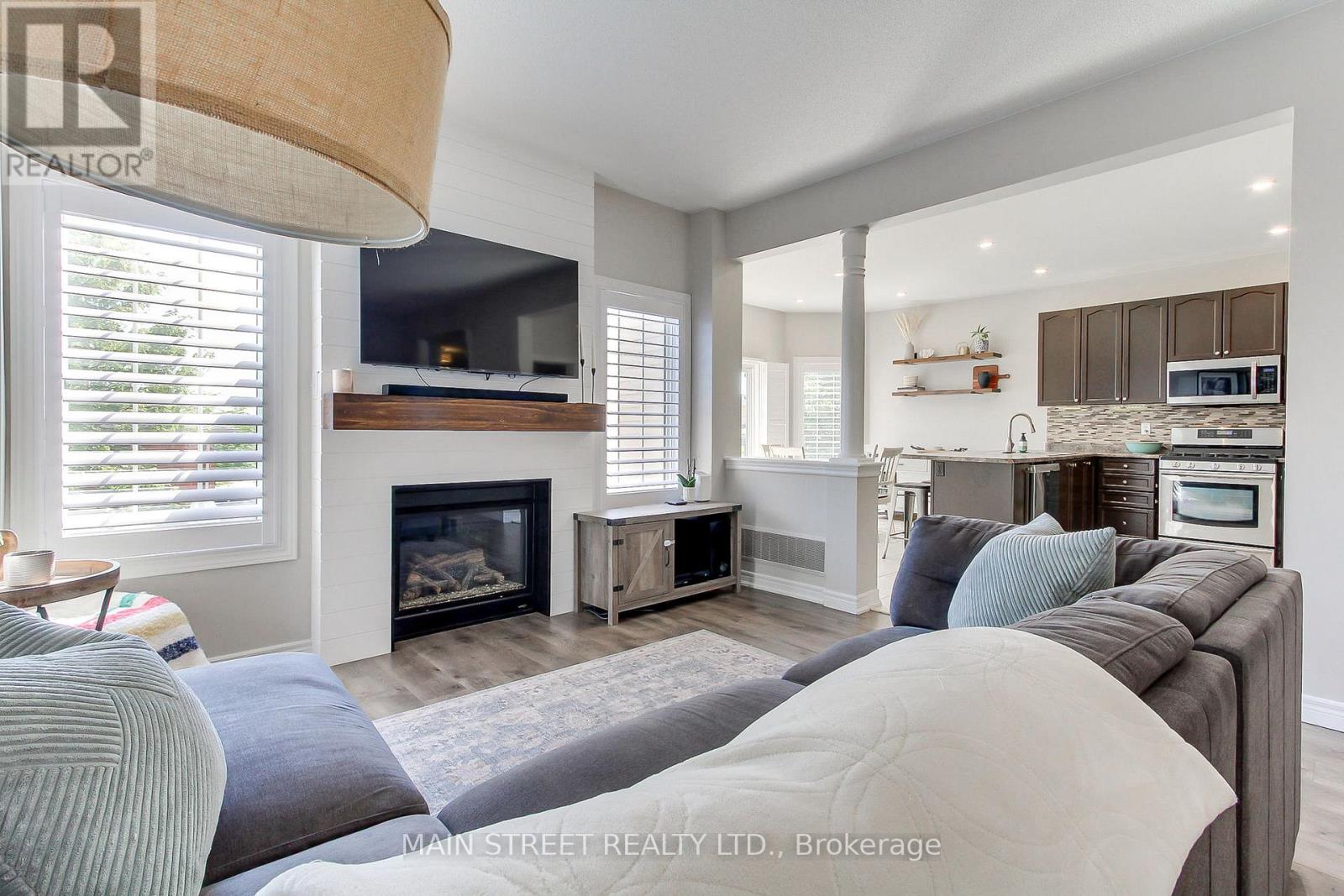 Photo 11 of 123 Laurendale Avenue, Georgina ON