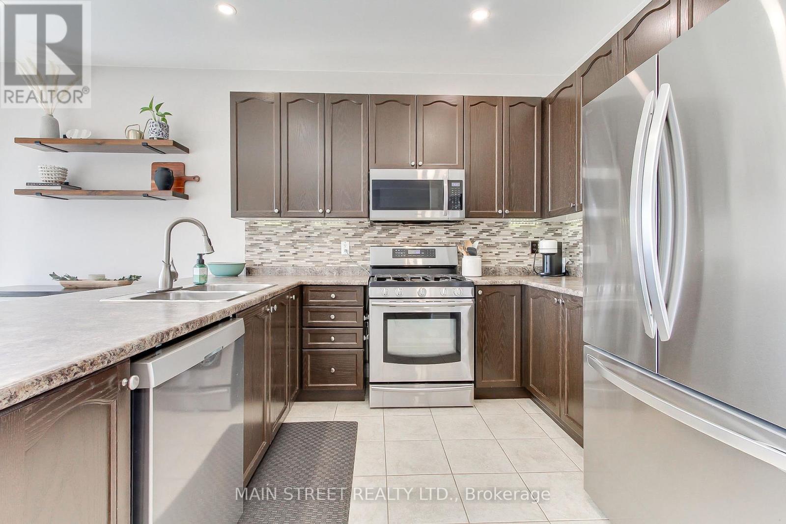 Photo 14 of 123 Laurendale Avenue, Georgina ON