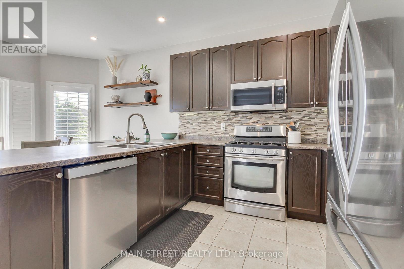 Photo 15 of 123 Laurendale Avenue, Georgina ON