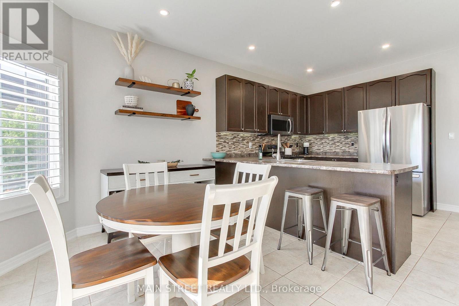 Photo 16 of 123 Laurendale Avenue, Georgina ON