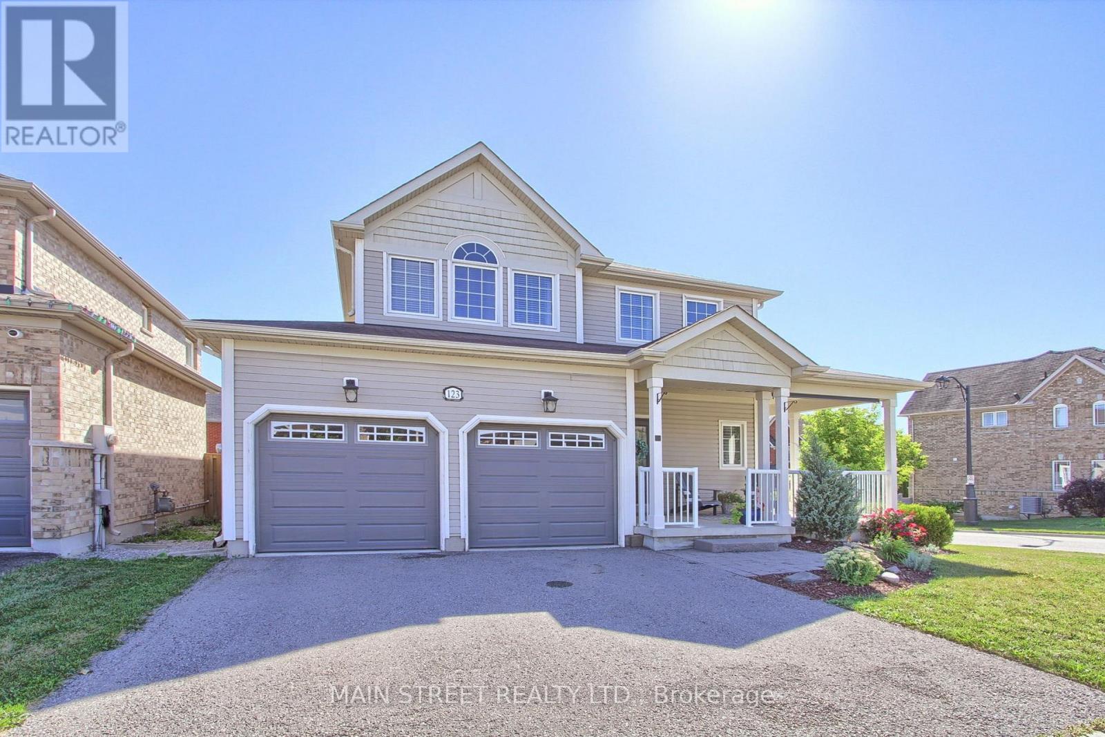 Photo 2 of 123 Laurendale Avenue, Georgina ON