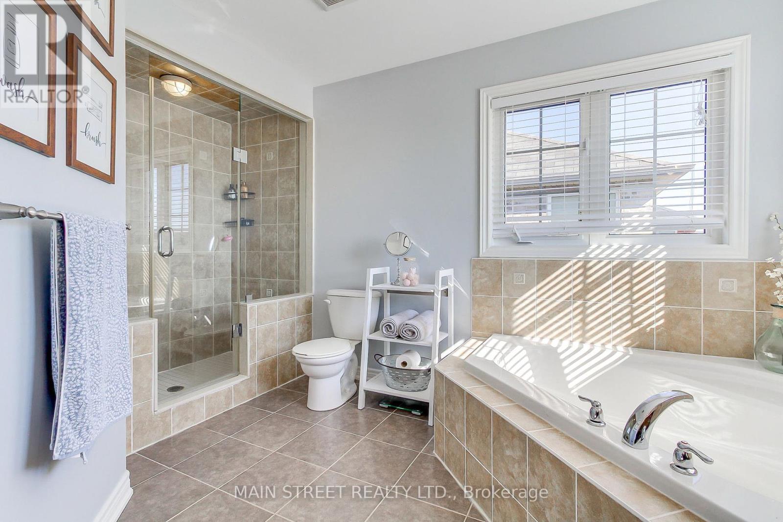Photo 25 of 123 Laurendale Avenue, Georgina ON