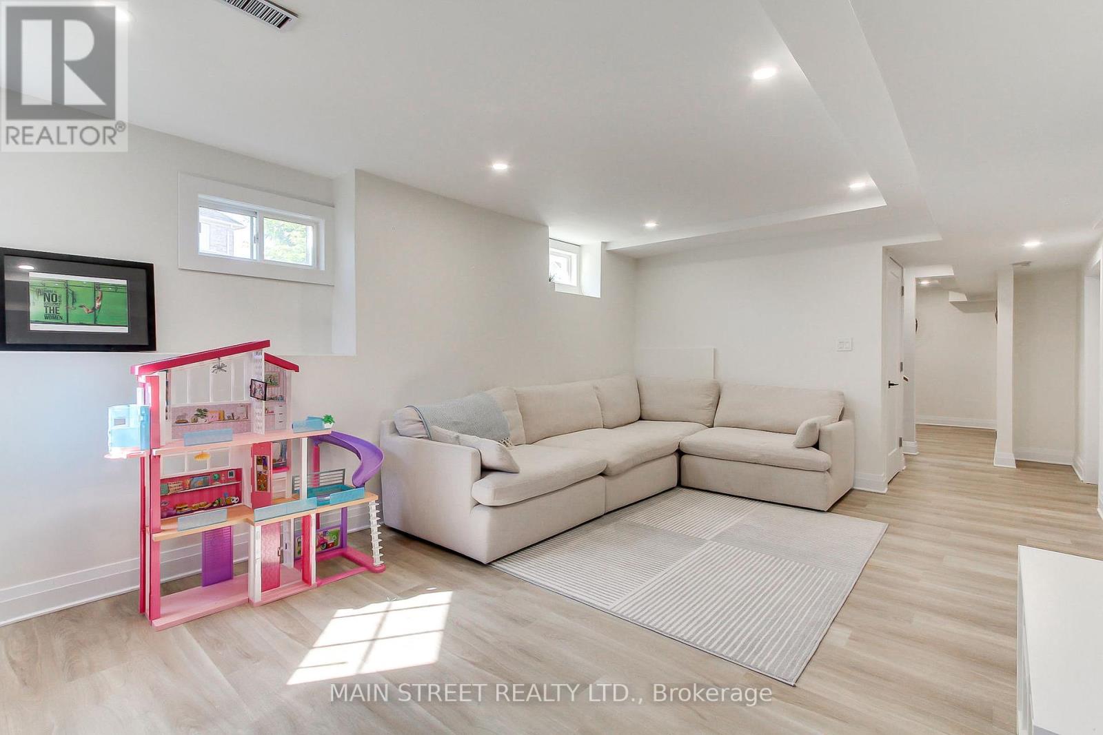 Photo 36 of 123 Laurendale Avenue, Georgina ON