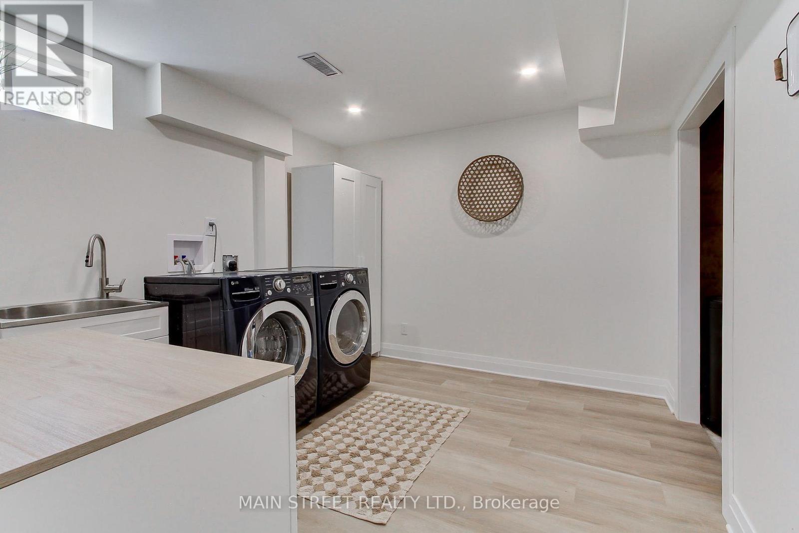 Photo 39 of 123 Laurendale Avenue, Georgina ON
