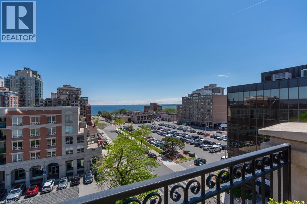 Photo 41 of 445 Elizabeth Street Unit Ph 1, Burlington ON