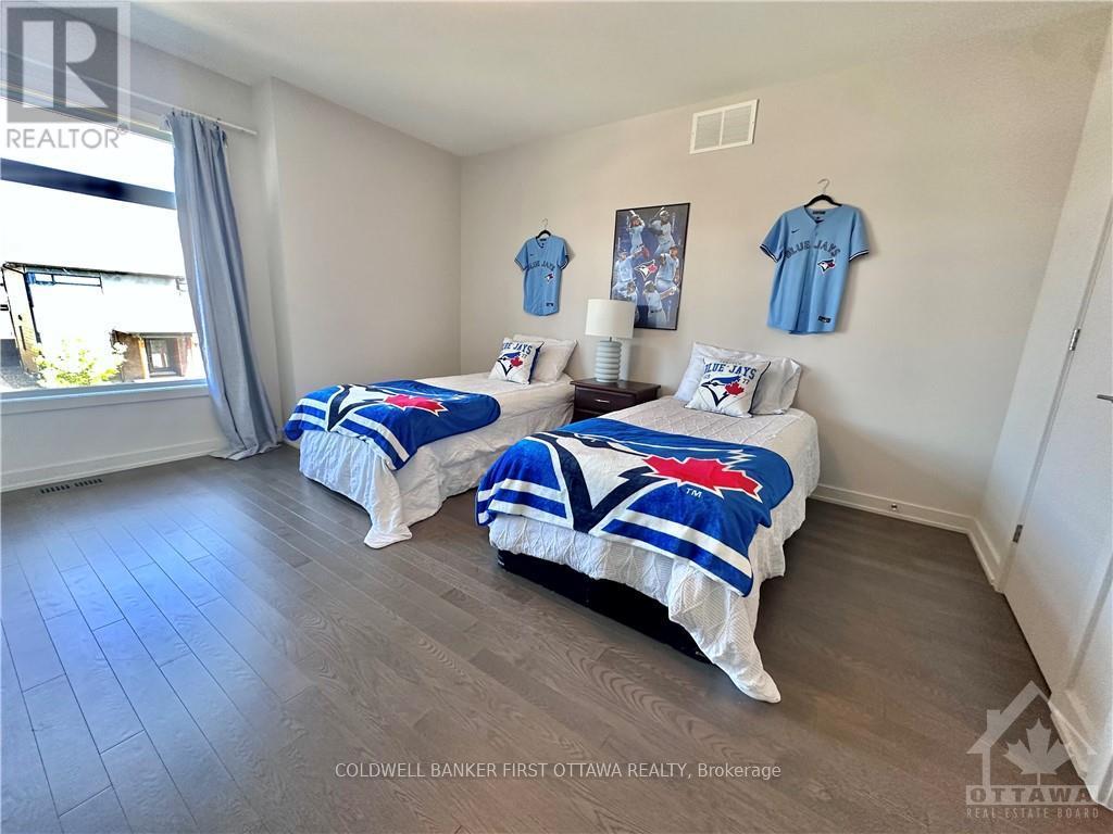 Photo 13 of 298 Longworth Avenue, Ottawa ON
