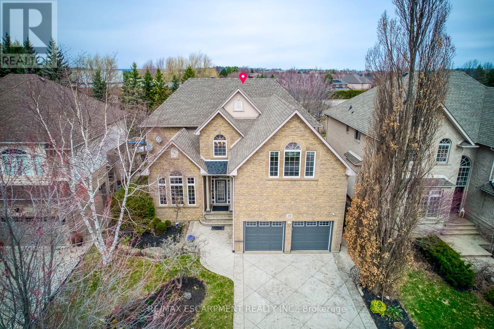 Photo 1 of 39 Thoroughbred Boulevard, Hamilton ON