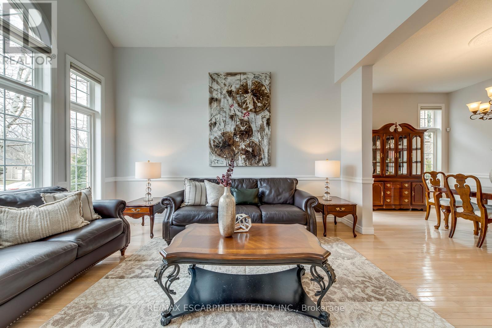Photo 10 of 39 Thoroughbred Boulevard, Hamilton ON