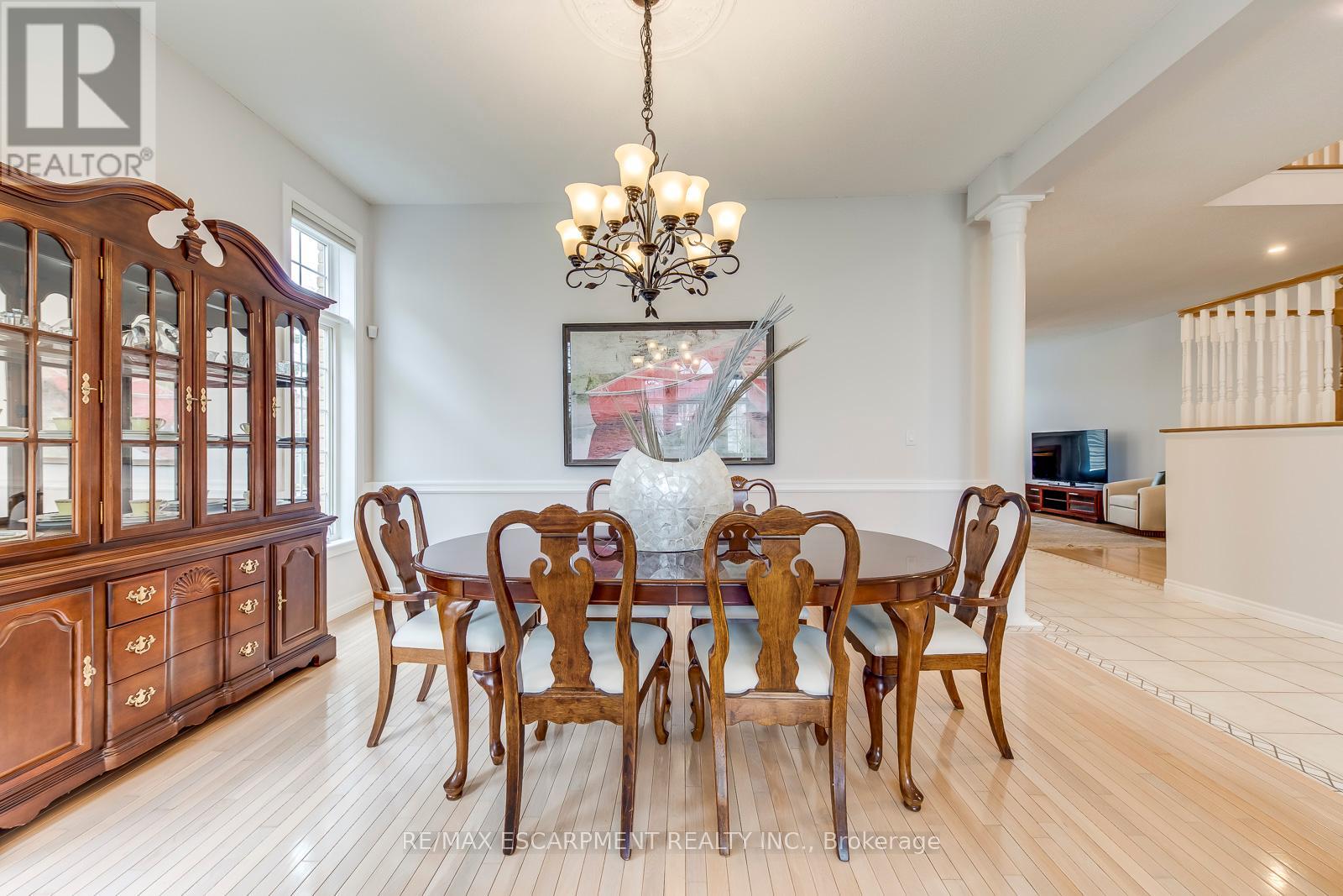Photo 12 of 39 Thoroughbred Boulevard, Hamilton ON