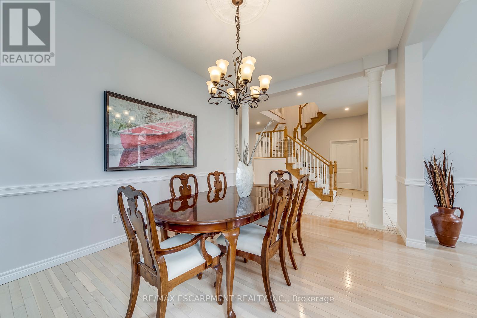 Photo 13 of 39 Thoroughbred Boulevard, Hamilton ON